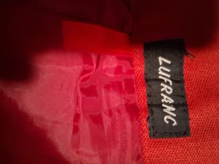 Falda de poliéster roja