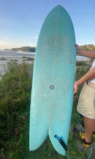 Tabla de surf Atisha fish 
Twin fin
