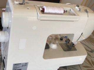 Macchina da cucire Necchi N82