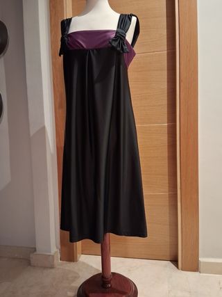 Vestido de fiesta midi negro y lila