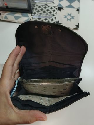 Monedero de piel negro