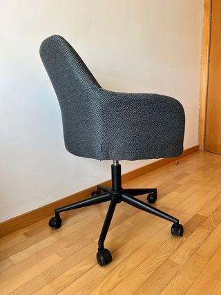 Silla de escritorio Madina gris con ruedas