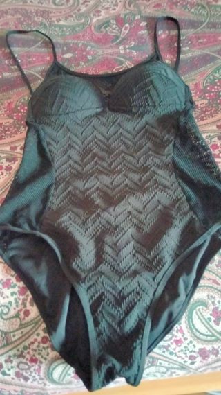 Bañador negro con diseño de espiga