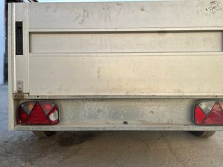 Remolque con tapa y documentación