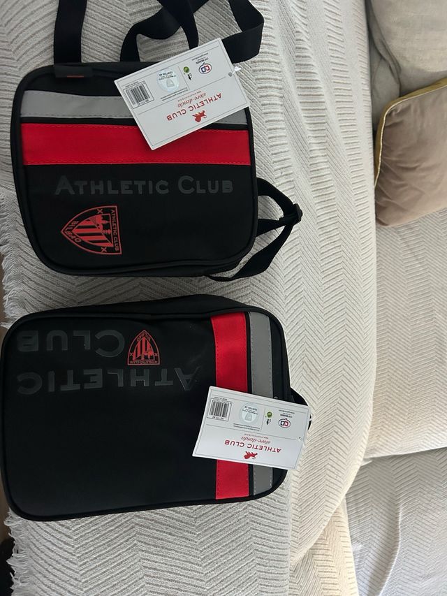 Bolso bandolera y neceser Athletic Club