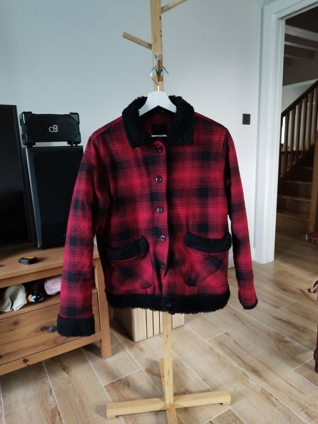 Chaquetón de algodón a cuadros muy calentito.