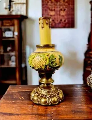 Lampada da tavolo in ottone e porcellana