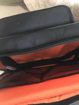 Maletín trolley negro. 
marca Gladiator