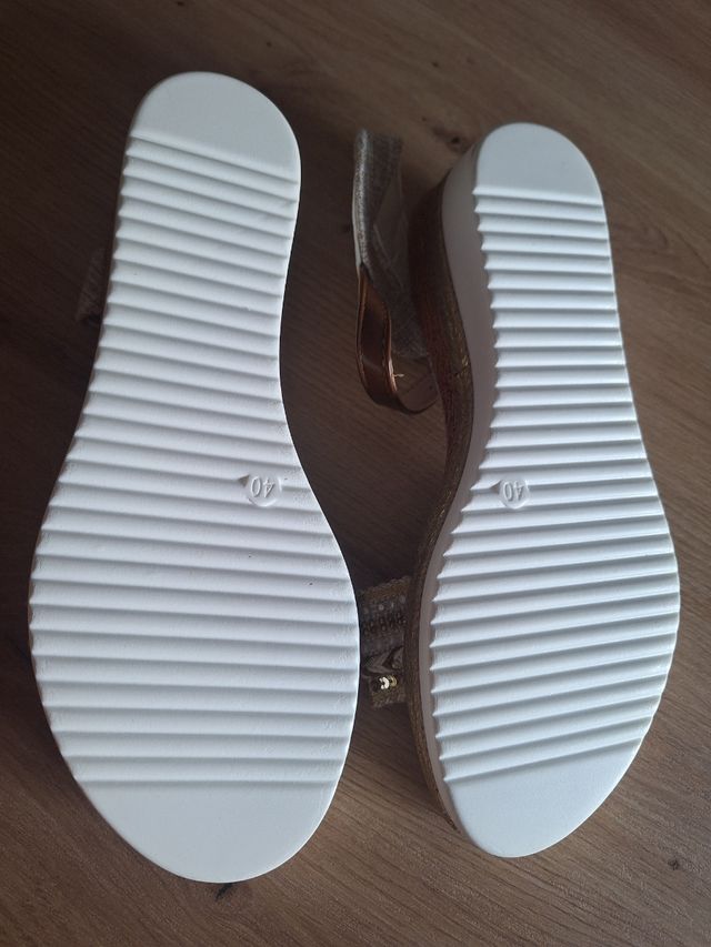 Sandalias cuña beige T.39 (25cm)