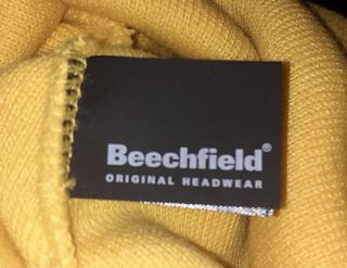 Berretto invernale giallo Beechfield con scritta