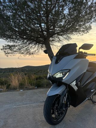 YAMAHA TMAX 530