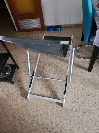 Tumbona plegable de tela y metal