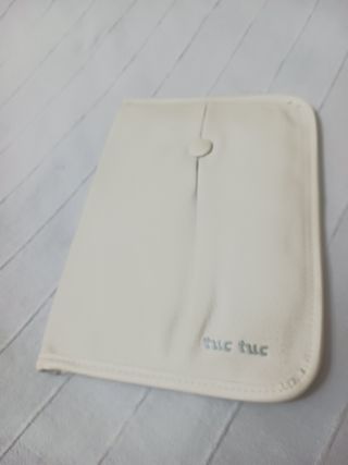 Portadocumentos piel Tuc Tuc en color celeste