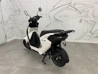 HONDA EM1 EVP1 BLANCA - KM0