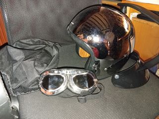 Casco de moto vintage con gafas, talla XS casi S.

