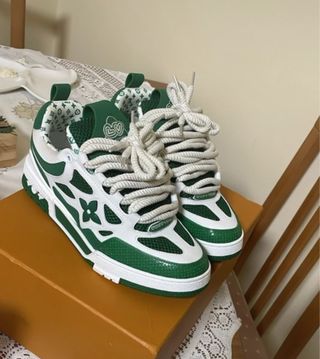 Scarpe Louis Vuitton verdi e bianche