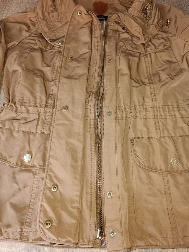 Gabardina Massimo Dutti color miel