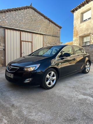 Opel Astra 2011