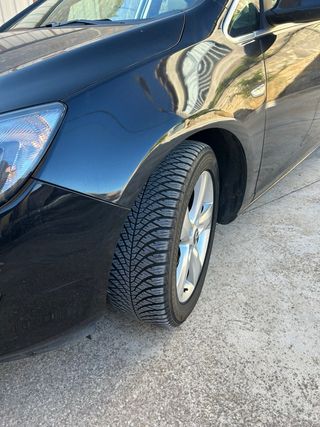 Opel Astra 2011