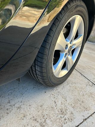 Opel Astra 2011