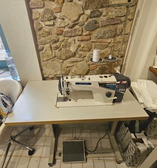 Máquina de coser industrial SEWMA