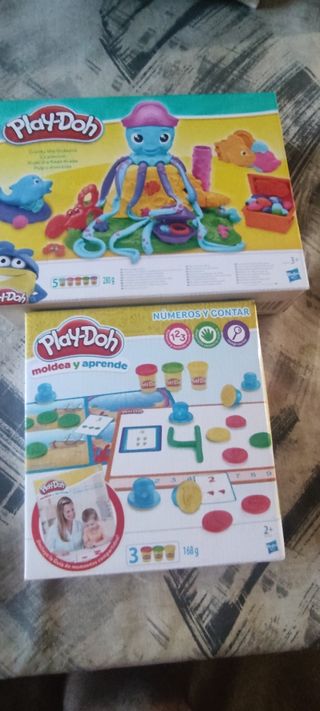 Peto o delantal infantil Chicco. Kitty plastilina.