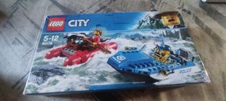 Peto o delantal infantil Chicco. Kitty plastilina.