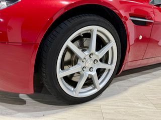 Aston Martin Vantage V8 ROADSTER. UNIDAD 1 DE 1.