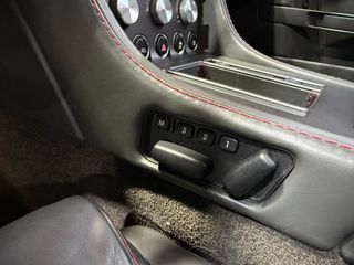 Aston Martin Vantage V8 ROADSTER. UNIDAD 1 DE 1.