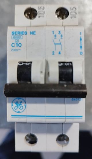 Componentes cuadro electricidad