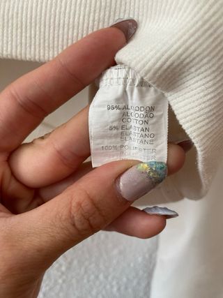 Sudadera corta blanca con cremallera