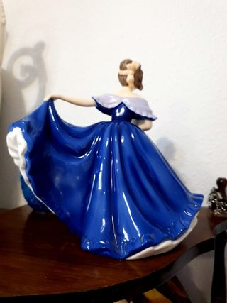 Figura de porcelana inglesa