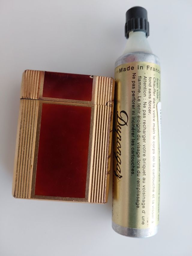 Mechero Dupont en laca china marrón y baño oro