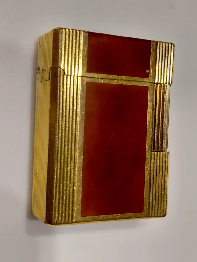 Mechero Dupont en laca china marrón y baño oro