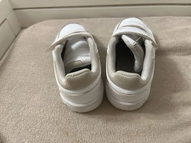 Scarpe bimbo Adidas velcro n.24