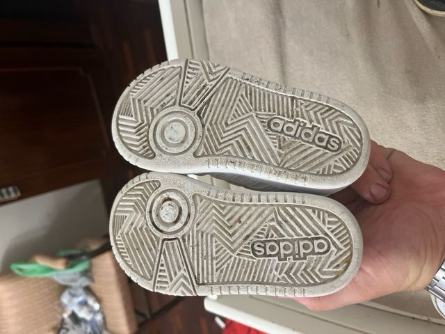 Scarpe bimbo Adidas velcro n.24