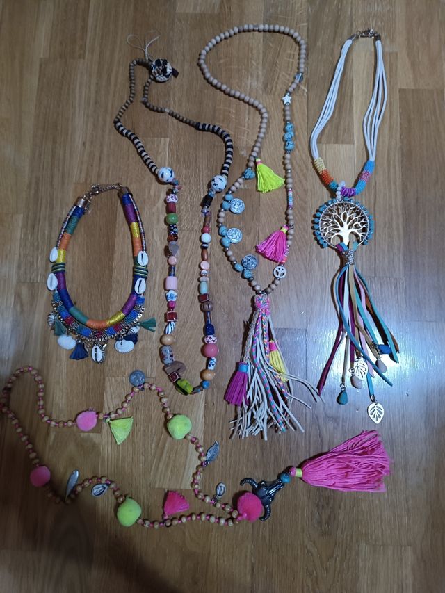 Collares artesanales conchas y abalorios