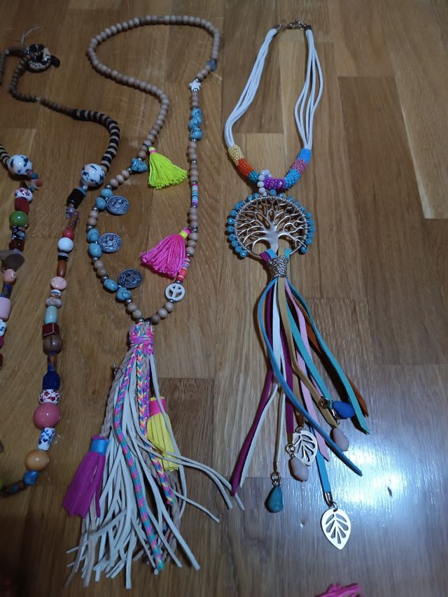 Collares artesanales conchas y abalorios