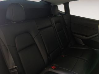 Tesla Model Y RWD