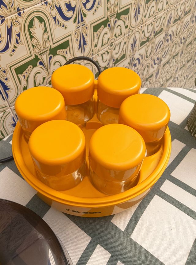 Yogurtera Celbor. Solo 6 tarros.