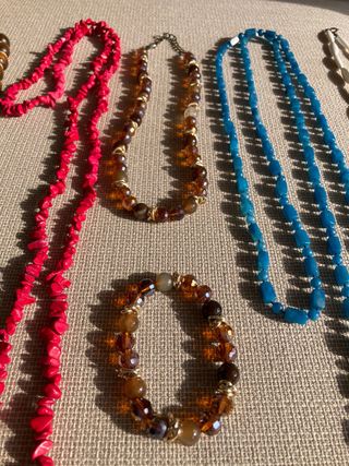Lote 6 collares y 1 pulsera bisutería