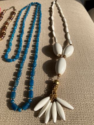 Lote 6 collares y 1 pulsera bisutería