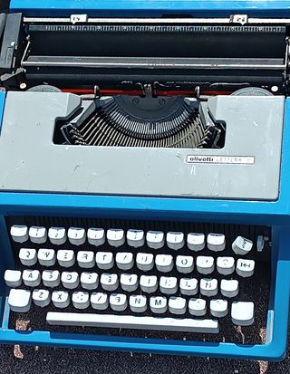 Máquina de escribir Olivetti Lettera 31