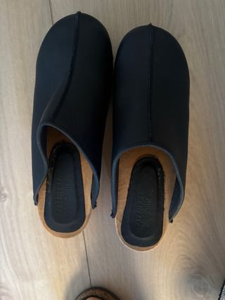 Zuecos de piel Sanita negros, usados muy poco