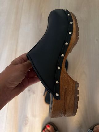 Zuecos de piel Sanita negros, usados muy poco