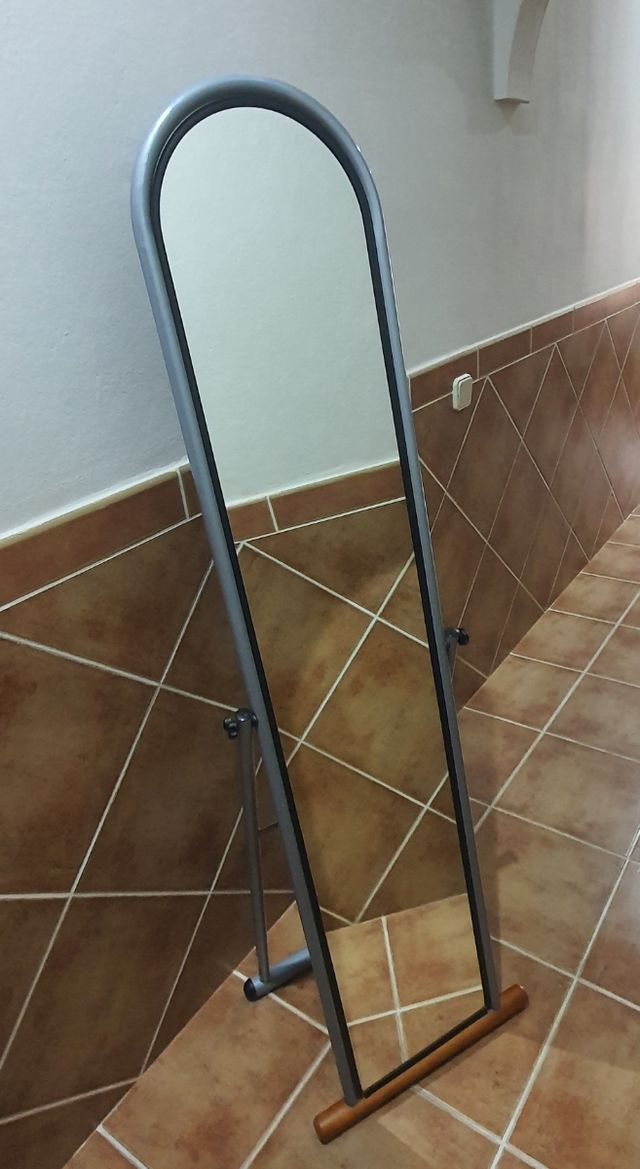 Espejo de pie , Habitación