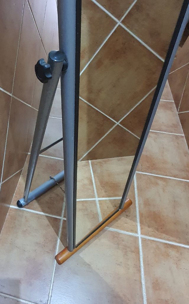 Espejo de pie , Habitación