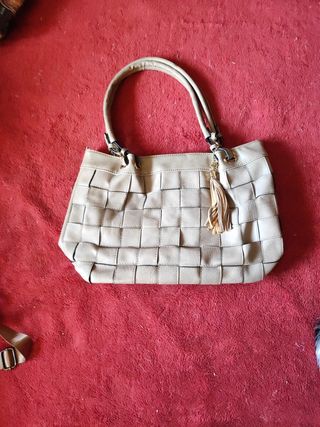 Bolso beige tejido