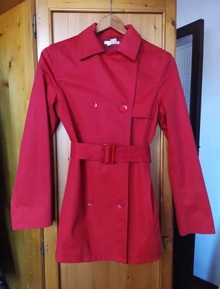 Gabardina corta Zara roja
