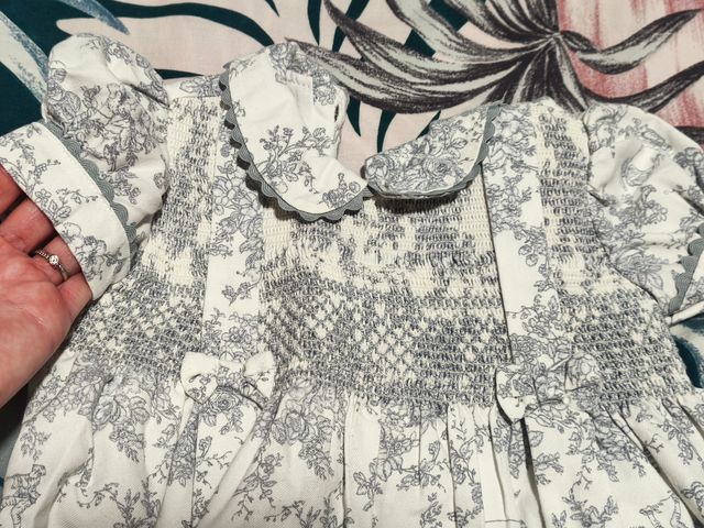 Vestido Quinper Talla 12/18 Meses